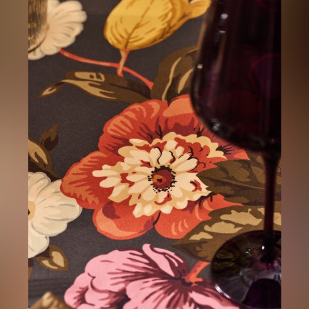 TUCKERNUCK HOME Baroque Floral Tablecloth NWOT - Picture 5 of 10